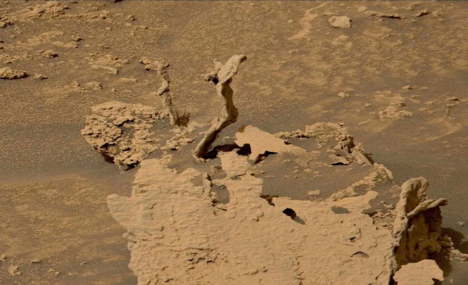 Curiosity обнаружил на Марсе несколько очень странных каменных башен