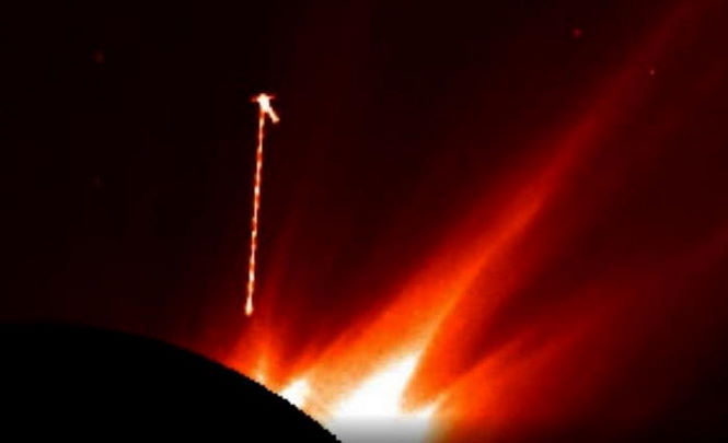 НЛО стреляет огромным лазерным лучом в Солнце