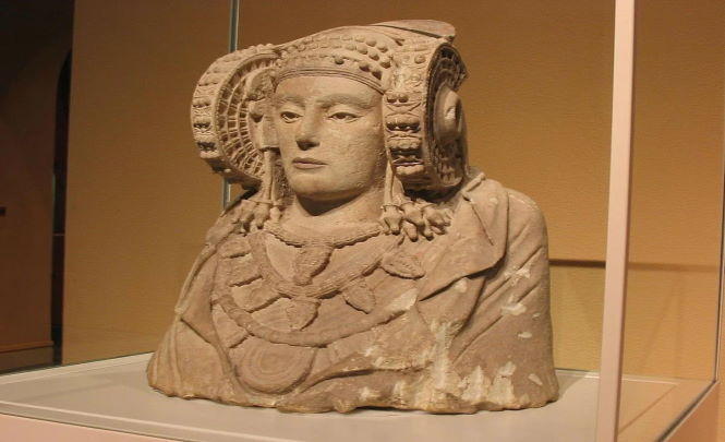 Дама в шлеме из Эльче: инопланетянка, богиня или представительница высокоразвитой цивилизации прошлого