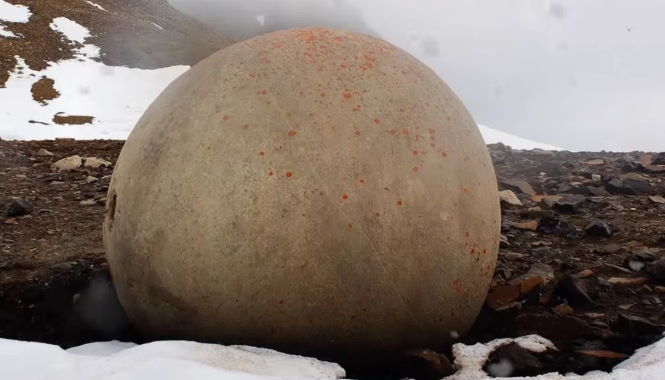 Связь между разрушенными мегалитами и каменными шарами.