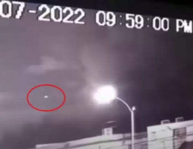 На Мексику упал сферический НЛО. Военные увезли объект в неизвестном направлении.