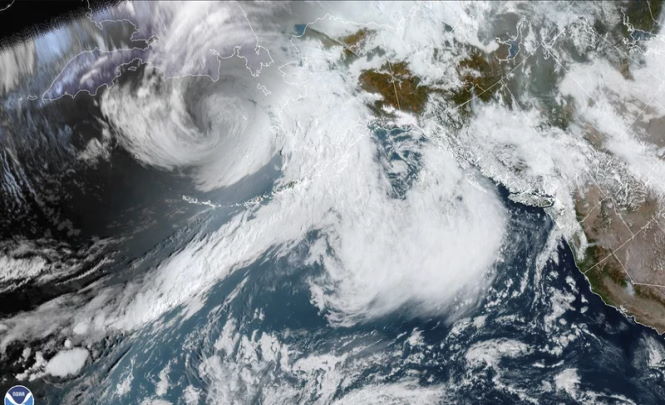 Шторм “исторической силы” обрушит на Аляску волны высотой до 16 метров