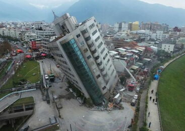 Землетрясение на Тайване: рухнувшие здания и обвалившиеся мосты