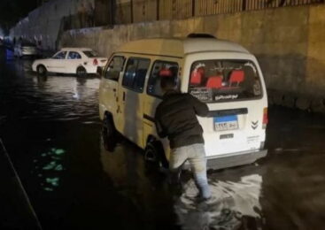 Сильные грозы и град обрушились на Египет, вызвав сильные наводнения и перебои с движением транспорта в Каире (видео)