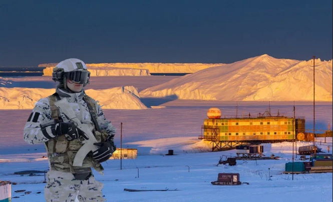 Бывший военный рассказал о «Небесном льде», который изучают в Антарктиде все страны.