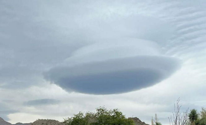 Огромный НЛО замечен недалеко от Палм-Спрингс