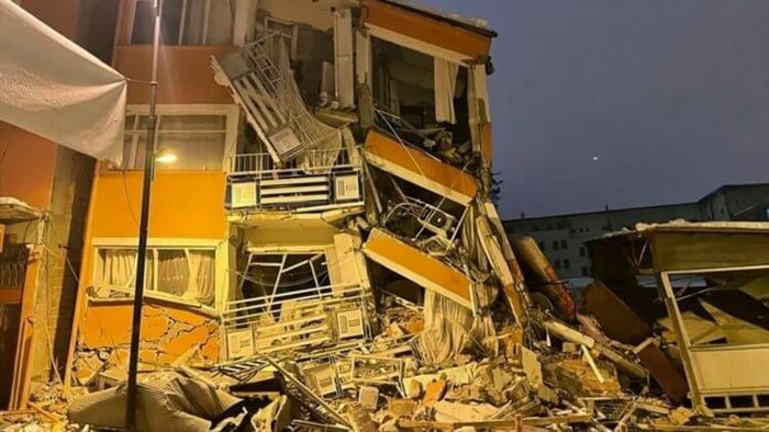 Почему землетрясение в Турции и Сирии оказалось настолько смертоносным?