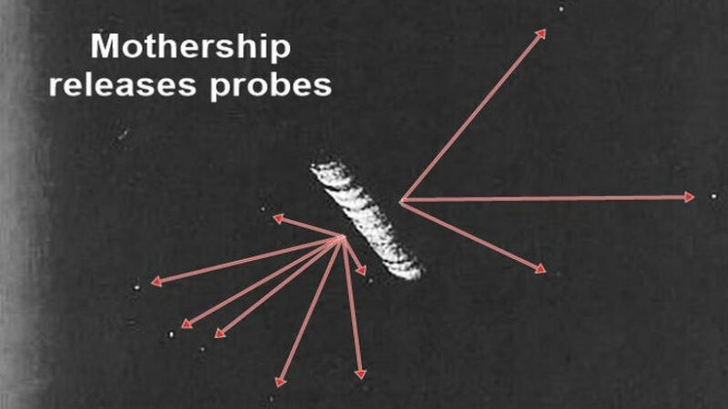 Базовый корабль инопланетян рассылает зонды