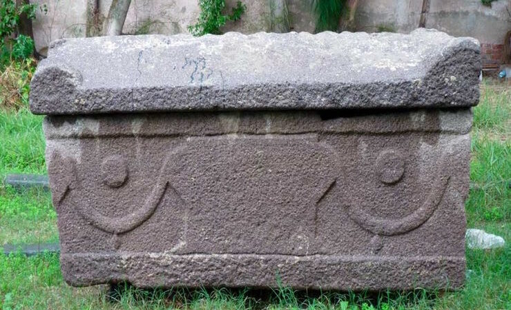 Саркофаги “пожиратель плоти” в древней Турции