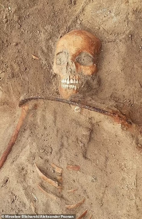 Археологические находки подтверждают: вампиры действительно существовали в Средневековье Европы!