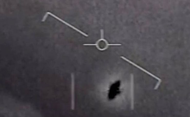 «Это вопрос времени»: пилот ВМС предупредил, что НЛО начнут сбивать самолеты