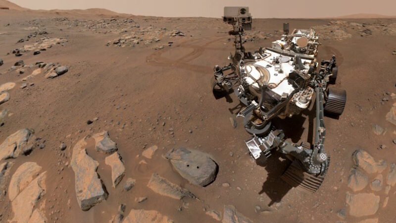 Марсоход Perseverance обнаружил ряд органических молекул на Марсе