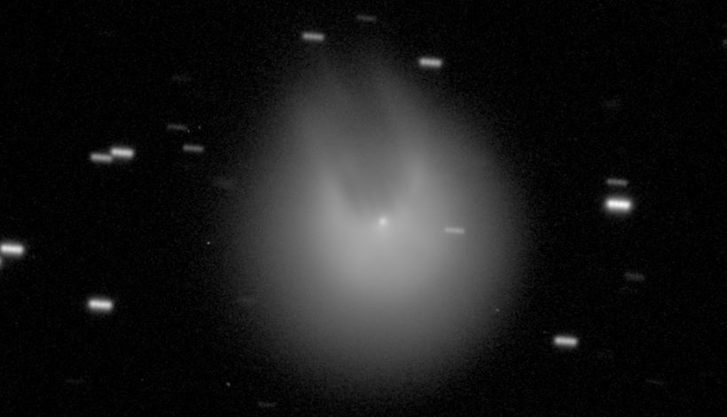 У кометы 12P/Понса-Брукса появились «рожки» в результате впечатляющего извержения