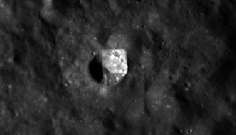 На Луне обнаружен "монолитный куб" размером 3 км
