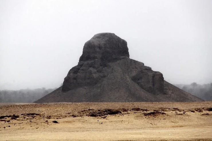 Чёрная пирамида в Египте разрушена во времена древней войны богов? Исследование Доны и Чайлдресса