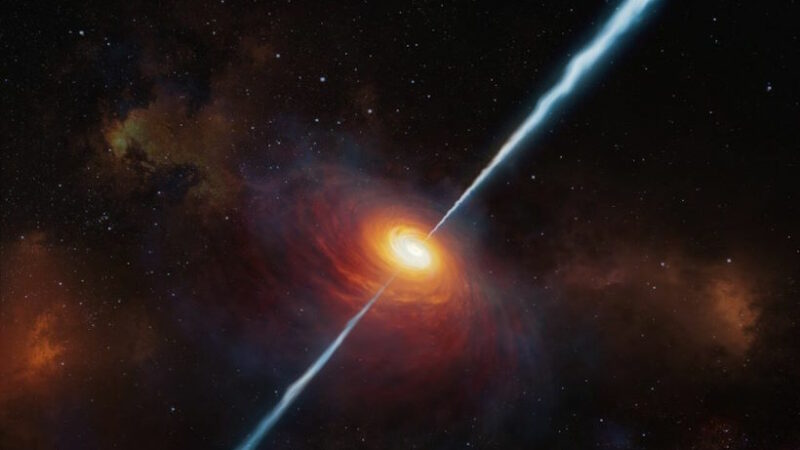 Связь между пылью квазаров и радиоизлучением