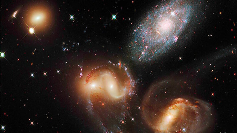 Ученые с помощью искусственного интеллекта проанализировали галактики и обнаружили 1635 аномалий