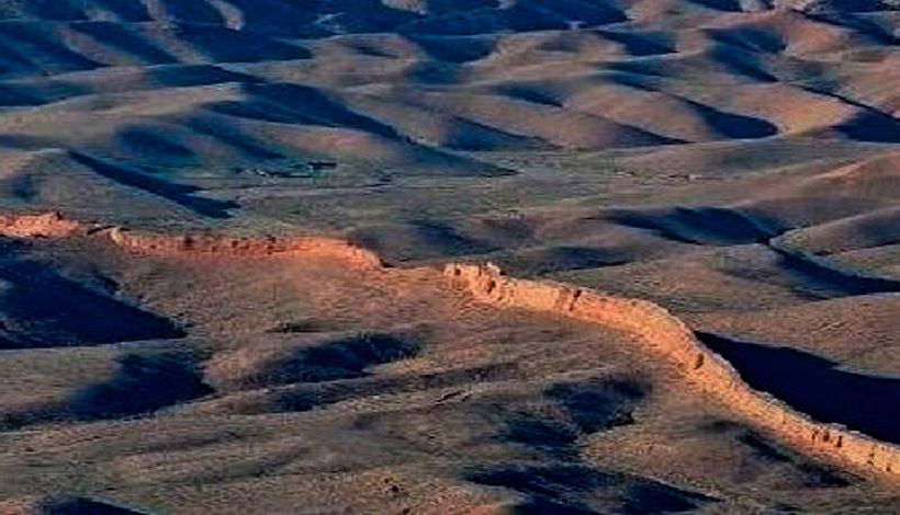 Что скрыто в пустыне Гоби? Тайна Стены Чингисхана