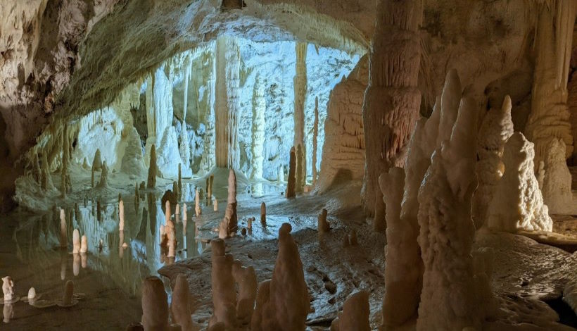 Сталагмиты как природный архив: Пещерная формация капельника обеспечивает запись колебаний климата на протяжении веков