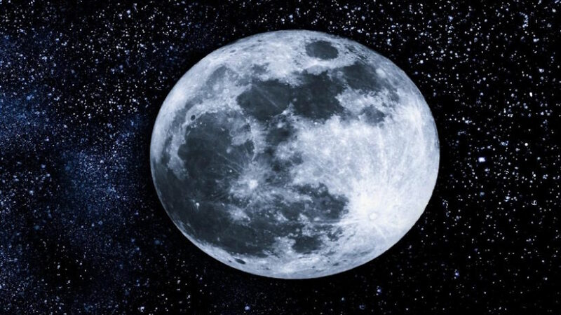 Луна уменьшается в размерах и страдает от странной сейсмической активности