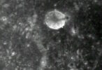 Специалисты NASA объяснили происхождение загадочного “шпиля” на фотографиях Луны
