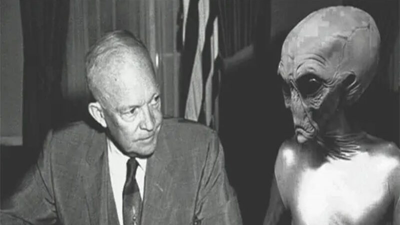 Бывший консультант Пентагона утверждает, что у президента Эйзенхауэра было три секретных встречи с инопланетянами