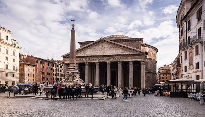 Площадь Ротонды и Пантеон в Риме. 