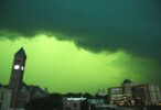 Почему нужно прятаться, если небо вдруг стало зеленым? Загадочное природное явление Южной Дакот