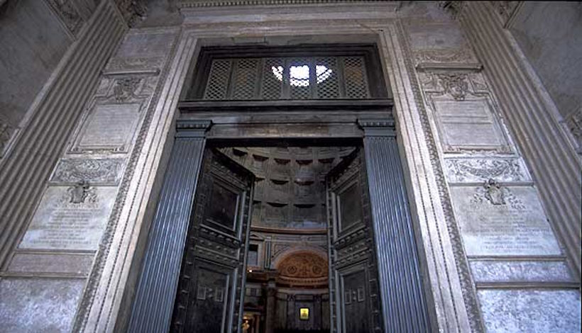 Дверь в историю: Пантеон и его величественные двери, старейшие в Рим