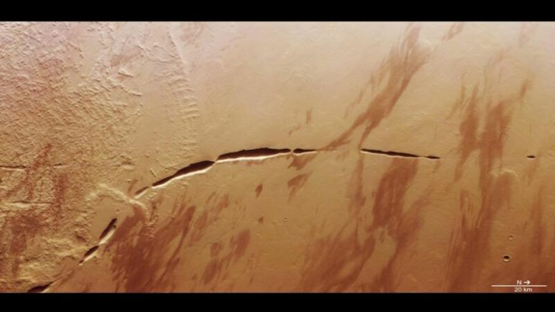 Похожий на змею объект сфотографировали на Марсе