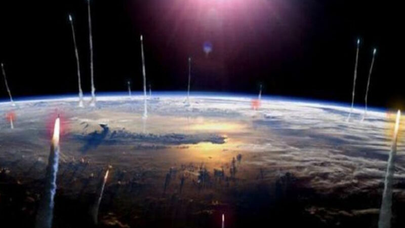 Инопланетяне срочно покинули Землю. «Они получили важное сообщение и убрались с территории планеты», считает уфолог Скотт Уоринг