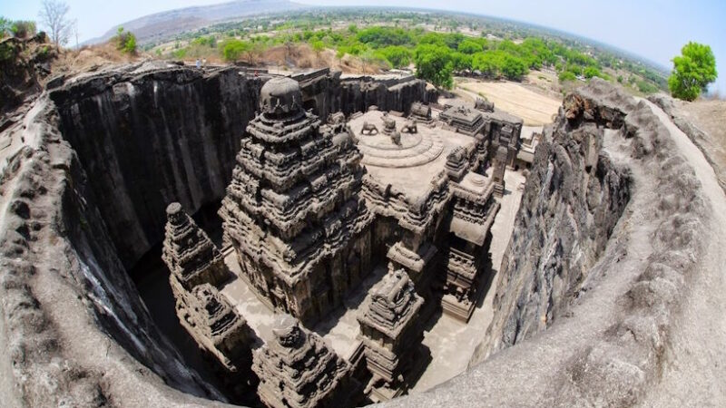 Таинственный чудо храм Кайлаш: Путешествие в древние тайн