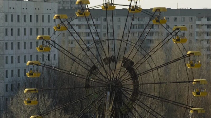 Хиросима vs Чернобыль: Почему радиация оставила одному городу шанс, а другому — лишь тишину