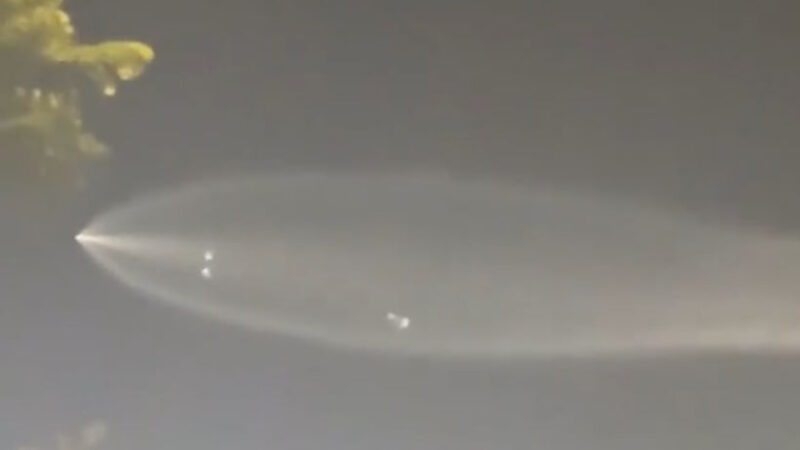 Незваный эскорт: В Калифорнии НЛО преследовали ракету SpaceX