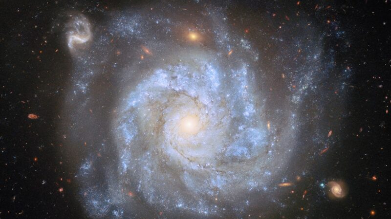 NGC 1309: Спиральная галактика с «зомби-звездой» и космическими загадками