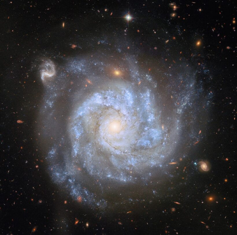 NGC 1309: Спиральная галактика с "зомби-звездой" и космическими загадками