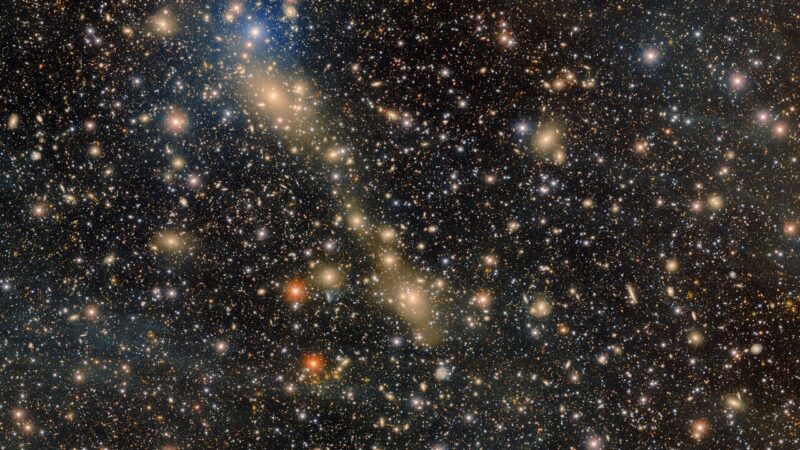 Глубокий взгляд на скопление Abell 3667: История галактик и будущее астрономических технологий