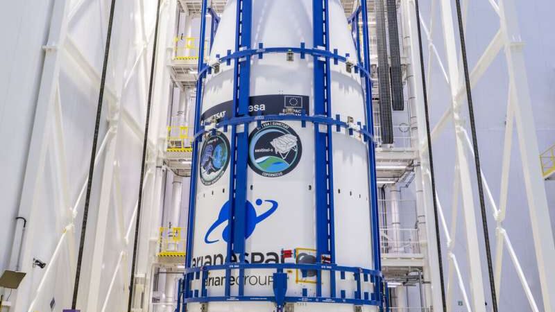 Первый спутник MetOp-SG заключен под обтекатель Ariane 6: исторический этап перед запуском