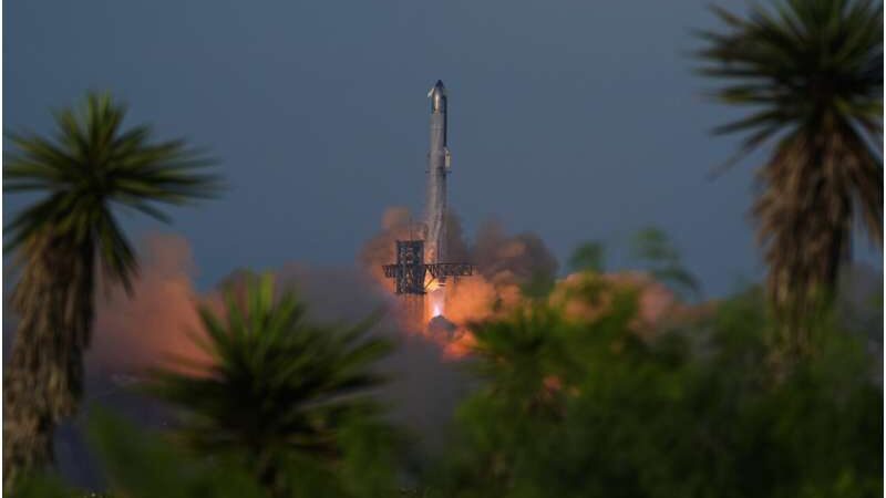 Успешный запуск Starship: тестовые спутники на орбите и приводнение в Индийском океане