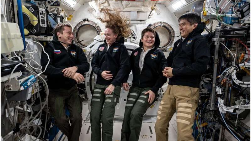 Итоги научной миссии SpaceX Crew-10: от изучения растений до солнечной короны