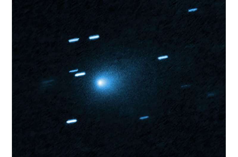 Снимок 3I/ATLAS, сделанный Hubble в конце июля. Авторы: NASA/ESA TESS обнаружил 3I/ATLAS за два месяца до официального открытия. Объект уже проявлял активность