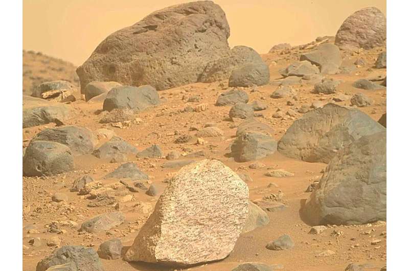 Породы формации Bright Angel. Снимок сделан камерой Right Mastcam-Z марсохода NASA Perseverance 29 мая 2024 года (Сол 1164). Авторы: NASA/JPL-Caltech/ASU Исследователи обнаружили возможные биосигнатуры на Марсе