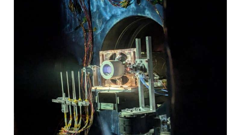 Первая независимая миссия CubeSat ESA: Хенон