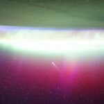 Космический дуэт: астронавты МКС запечатлели два комета на фоне полярного сияния