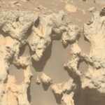 Космический гость: марсоход Perseverance обнаружил на Марсе железо-никелевый метеорит