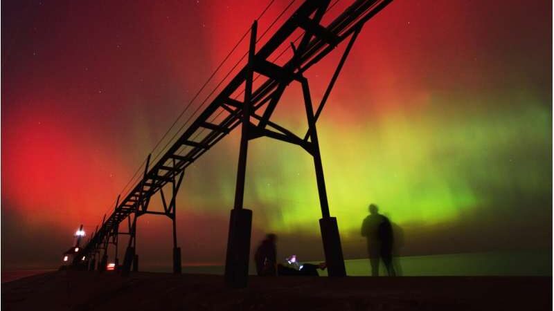 Появление северных сияний: волшебство из космоса