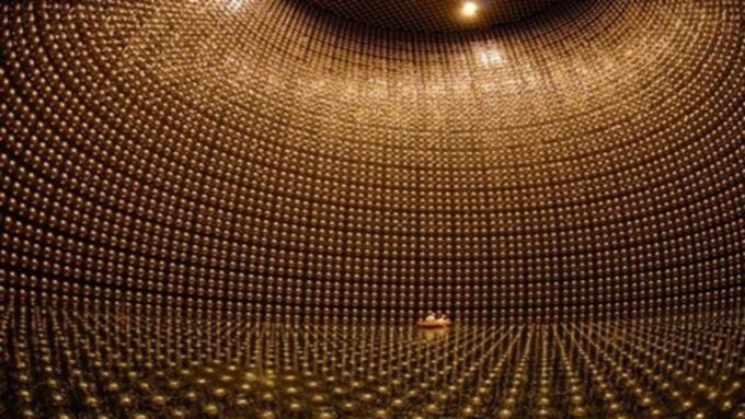 Призрачные частицы открывают секреты Вселенной: совместный анализ нейтринных экспериментов приближает разгадку преобладания материи