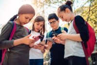 Суд над гигантами: ТикТок, Instagram и YouTube предстанут перед присяжыми по делу о вреде для детей