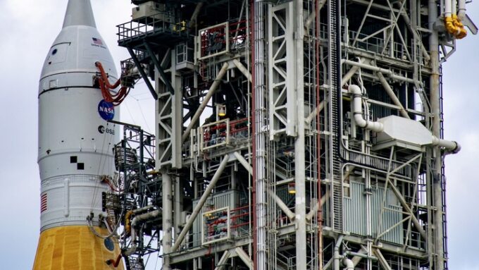 Отсчёт перед прыжком: Критическая заправка ракеты Artemis 2 определит судьбу лунной миссии
