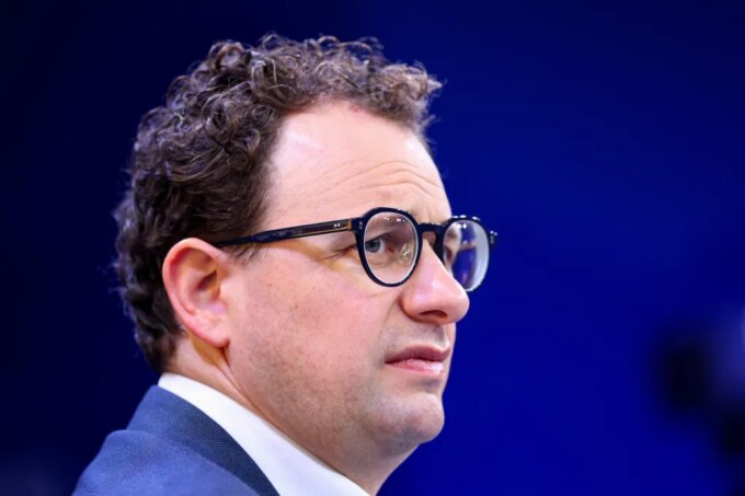 Искусственный интеллект: благо или проклятие для человечества?